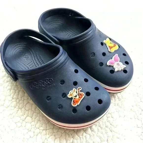 Jibbitz CROCS Kilby Navy W/ Blue/White Stripe Clog W/ Disney Jibbitz W9/M7 - Picture 1 of 12